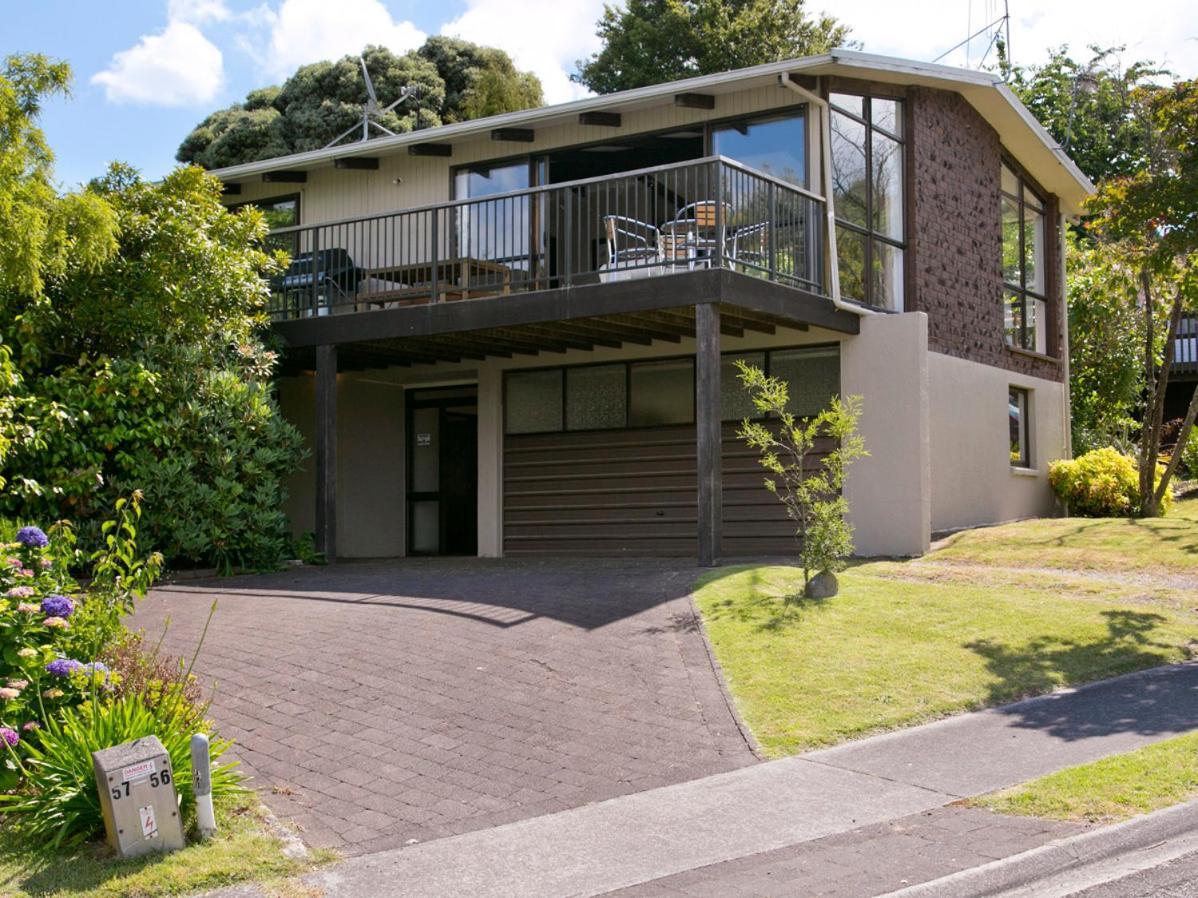 Acacia View At No 3 - Acacia Bay Holiday Home タウポ エクステリア 写真
