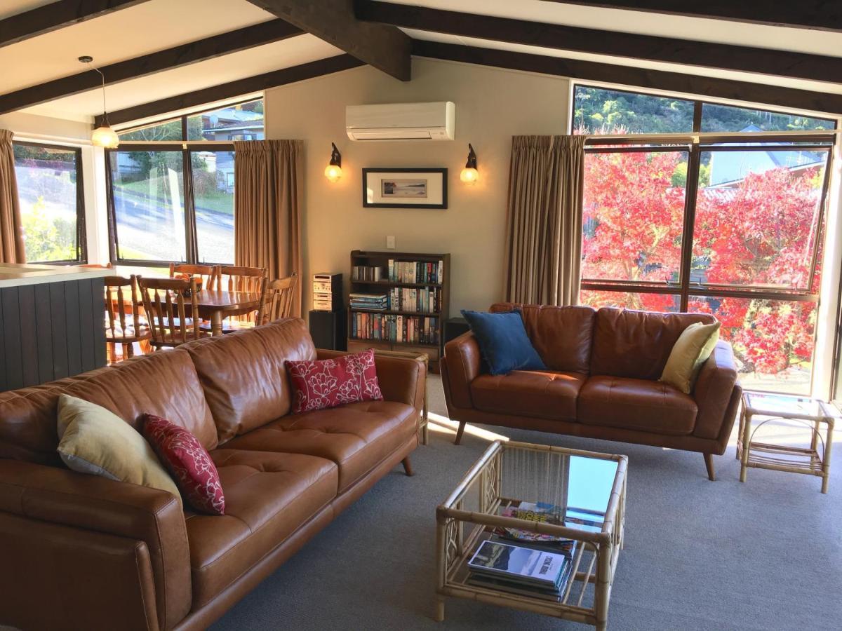 Acacia View At No 3 - Acacia Bay Holiday Home タウポ エクステリア 写真