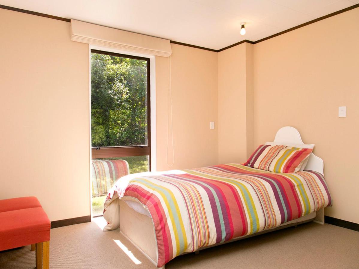 Acacia View At No 3 - Acacia Bay Holiday Home タウポ エクステリア 写真
