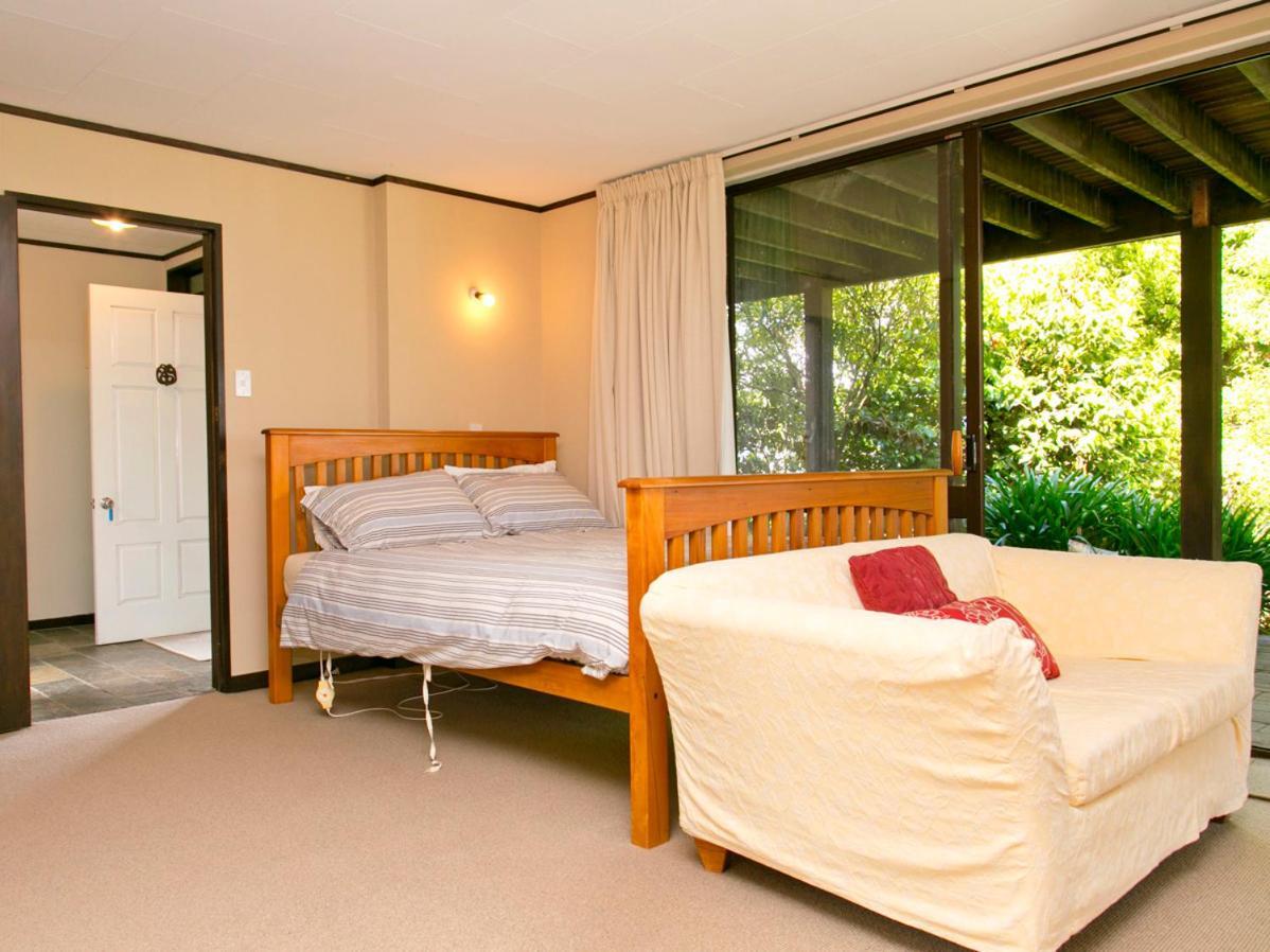 Acacia View At No 3 - Acacia Bay Holiday Home タウポ エクステリア 写真