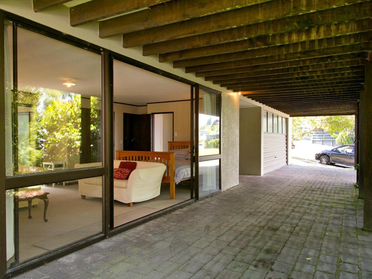 Acacia View At No 3 - Acacia Bay Holiday Home タウポ エクステリア 写真